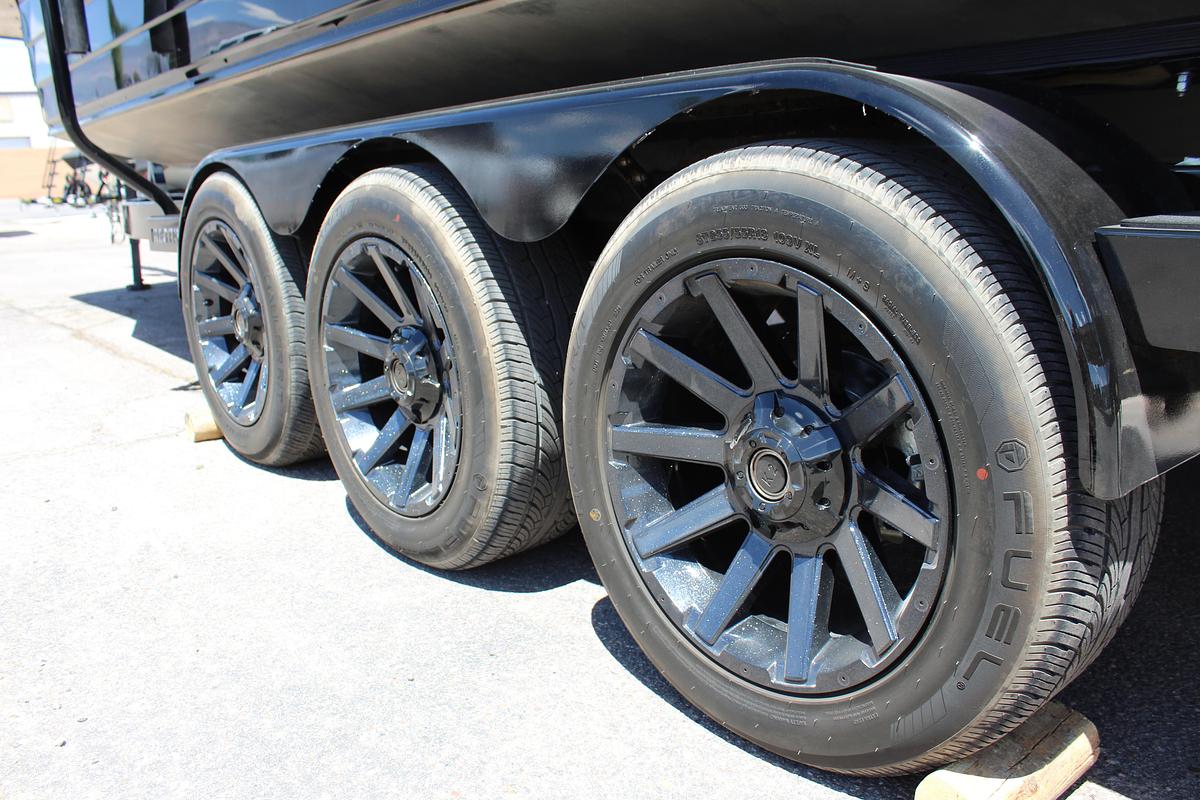 Used 2025 Montara 25 Surf Boss 2.0