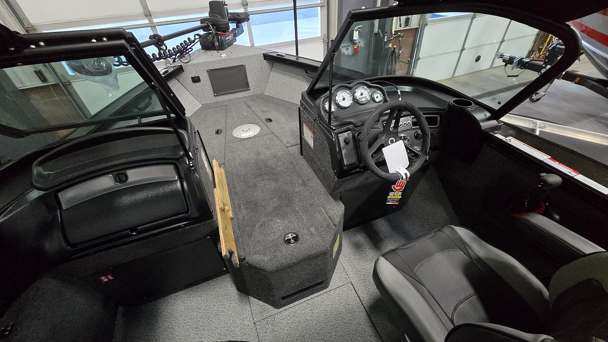 2026 Lund 2075 Fisherman