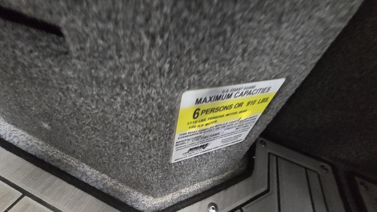 Used 2023 Crestliner 1750 Fish Hawk Platinum Edition