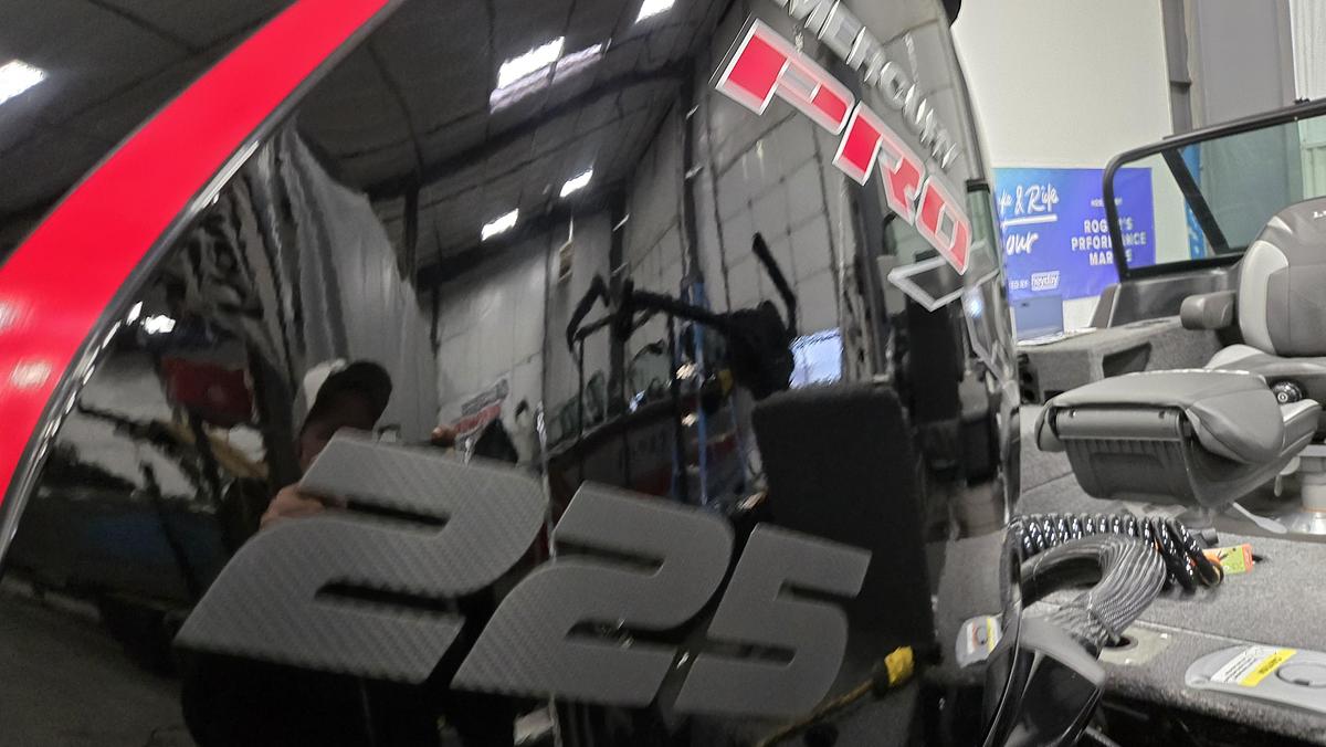 2025 Lund 2075 Impact XS Sport