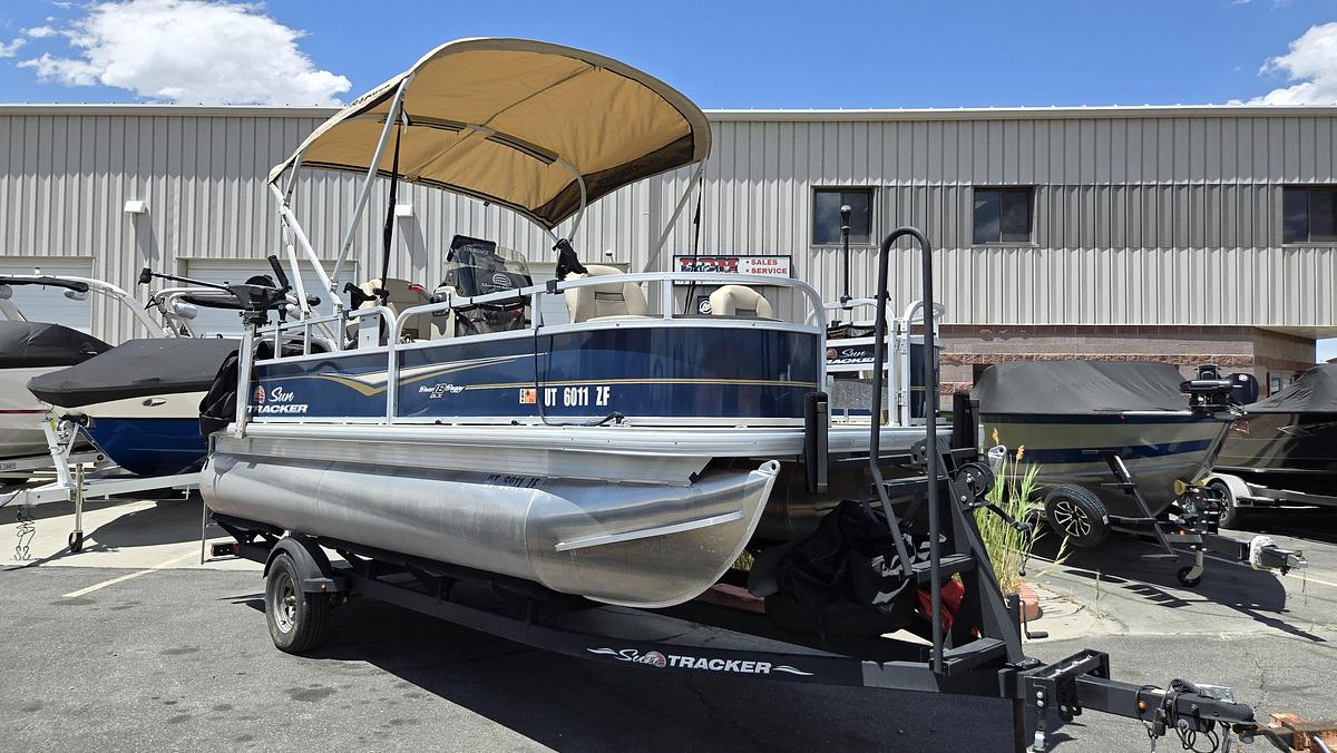 Used 2024 Tracker 18 DLX Bass Buggy