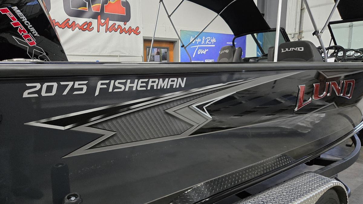 2026 Lund 2075 Fisherman