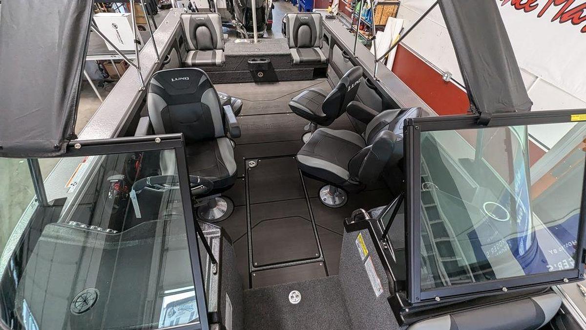 2025 Lund 2275 Baron