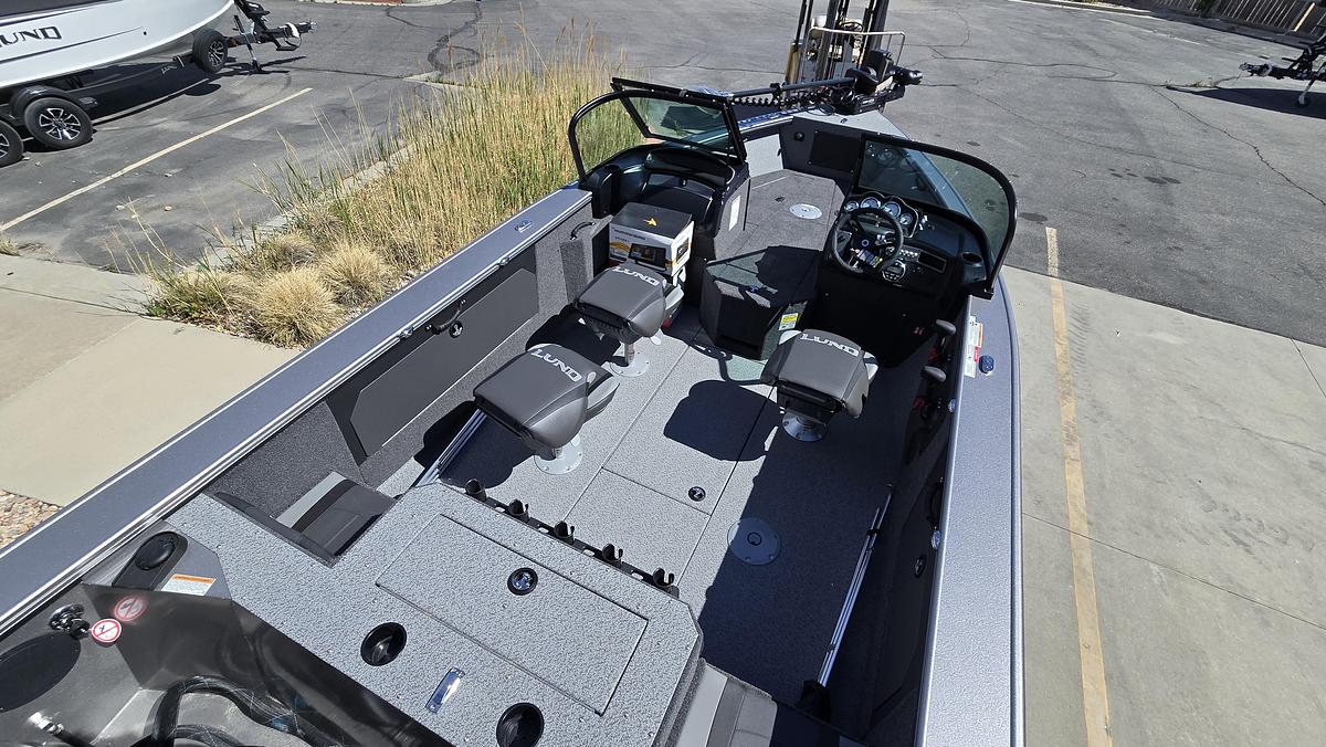 2026 LUND 1875 Fisherman