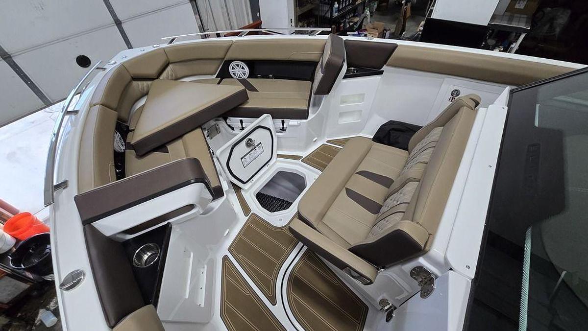 2025 Monterey Elite 30