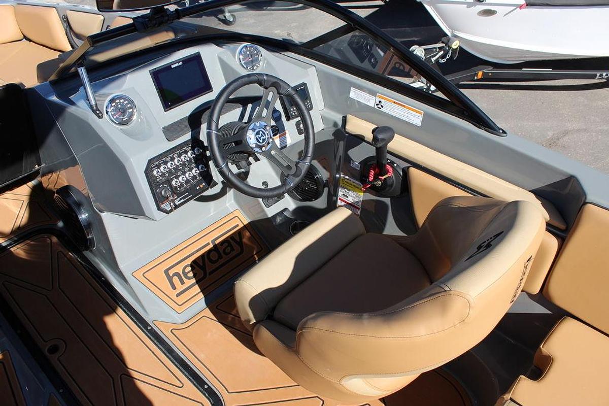 2025 Heyday Wake Boats WTSURF