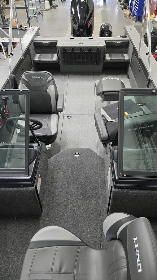 2026 Lund 2075 Fisherman