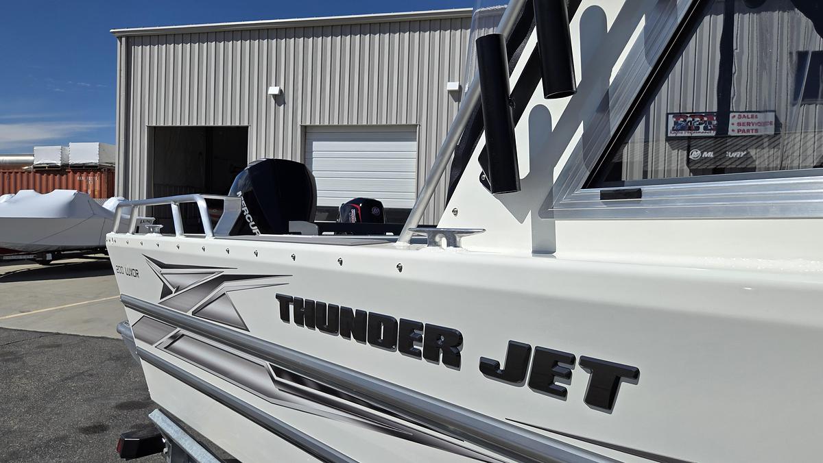 2027 Thunder Jet 200 Luxor