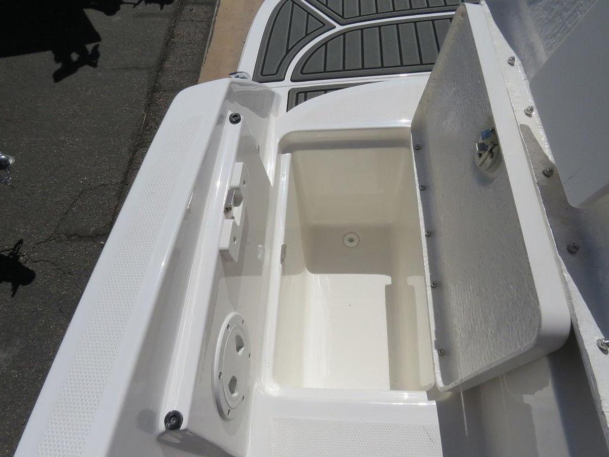 2025 Bayliner VR5 Bowrider