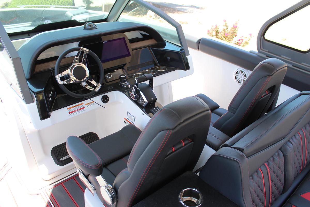 2025 Monterey Elite 30 OB