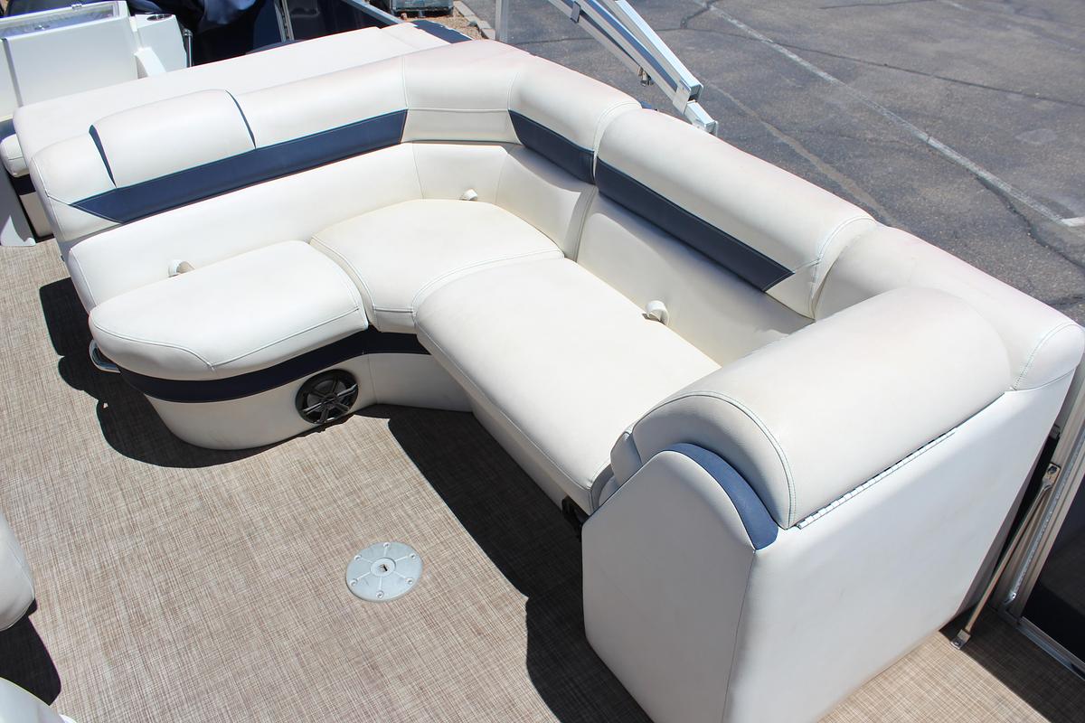 Used 2020 Berkshire 25 STS RearFish Tritoon