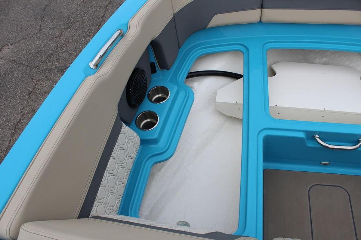 2025 Heyday Wake Boats H22