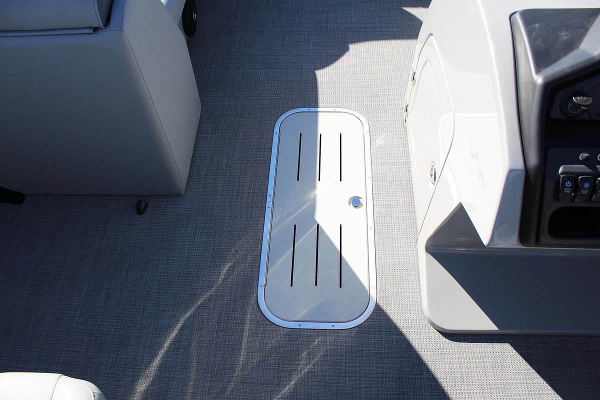 2026 Bentley Pontoons Legacy 220 Swingback