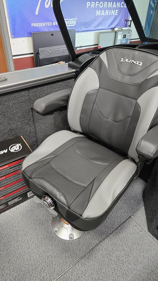 2026 Lund 2075 Fisherman