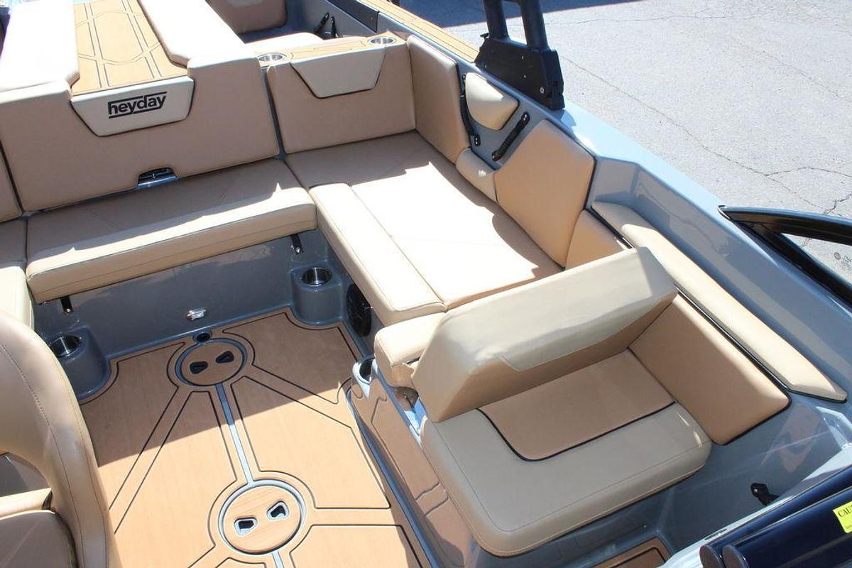 2025 Heyday Wake Boats WTSURF