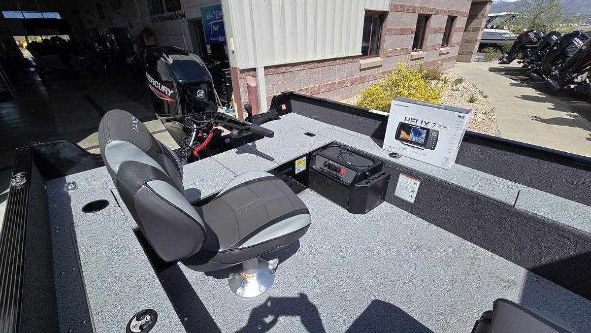 2025 Lund 1650 Angler Tiller