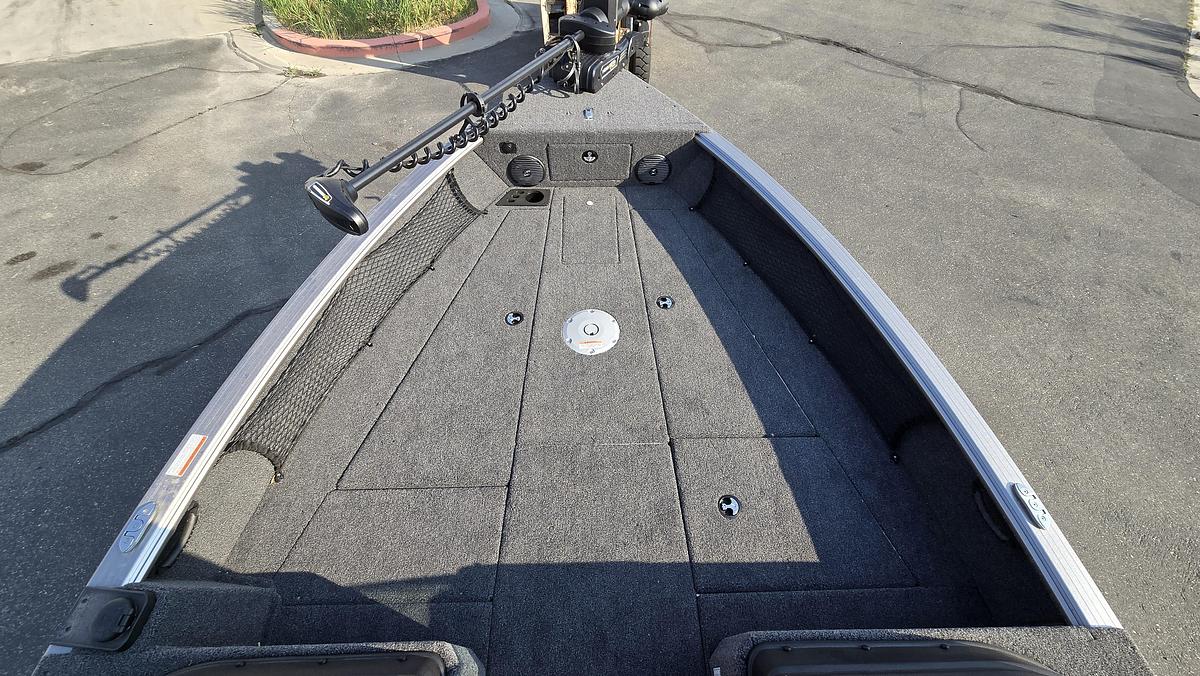 2025 Lund 2075 Impact XS Sport