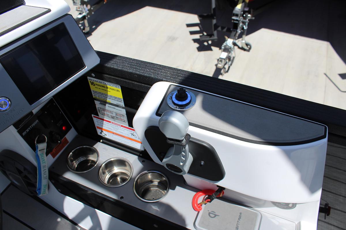 Used 2025 Montara 25 Surf Boss 2.0