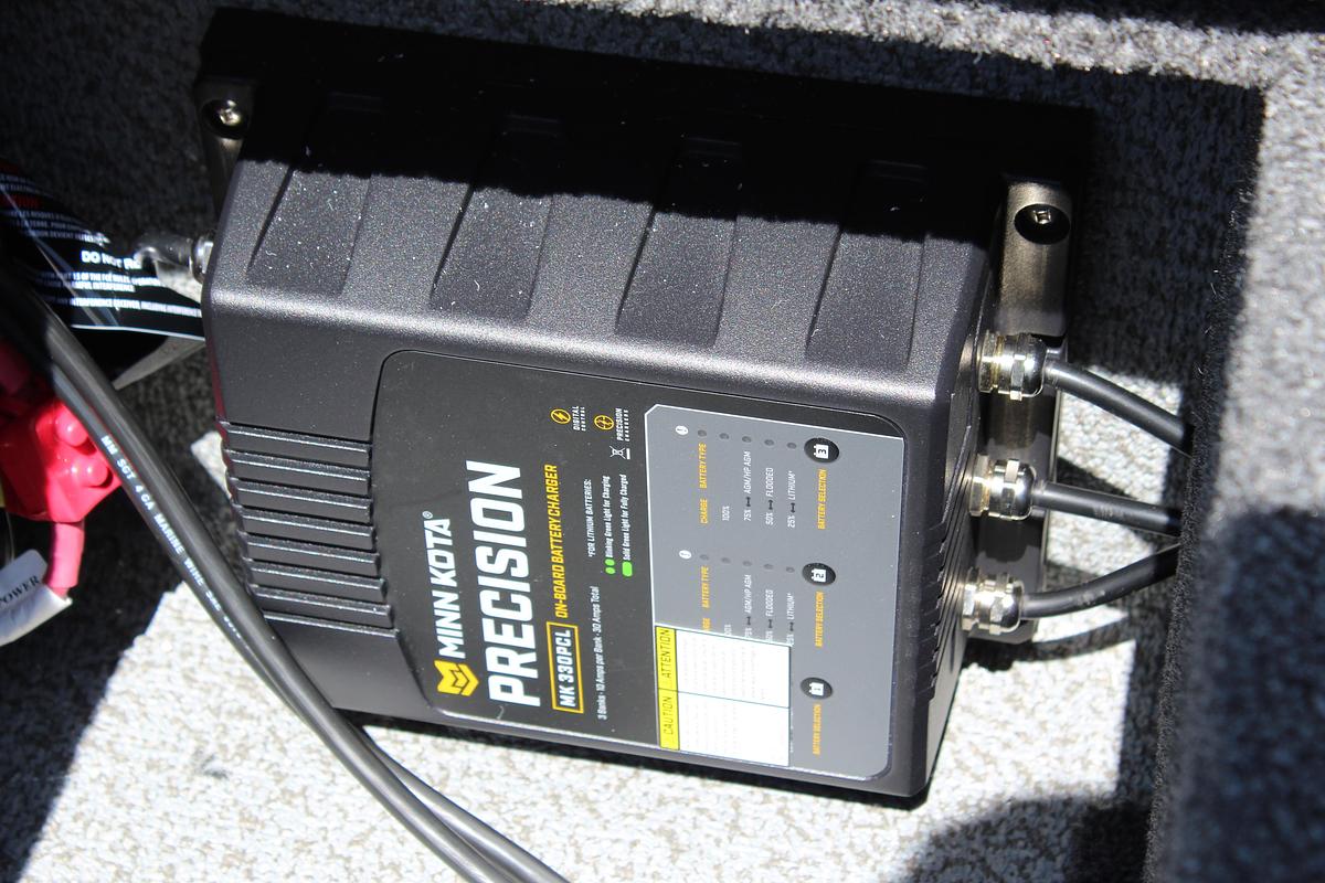 2026 Lund 1875 Impact XS Sport