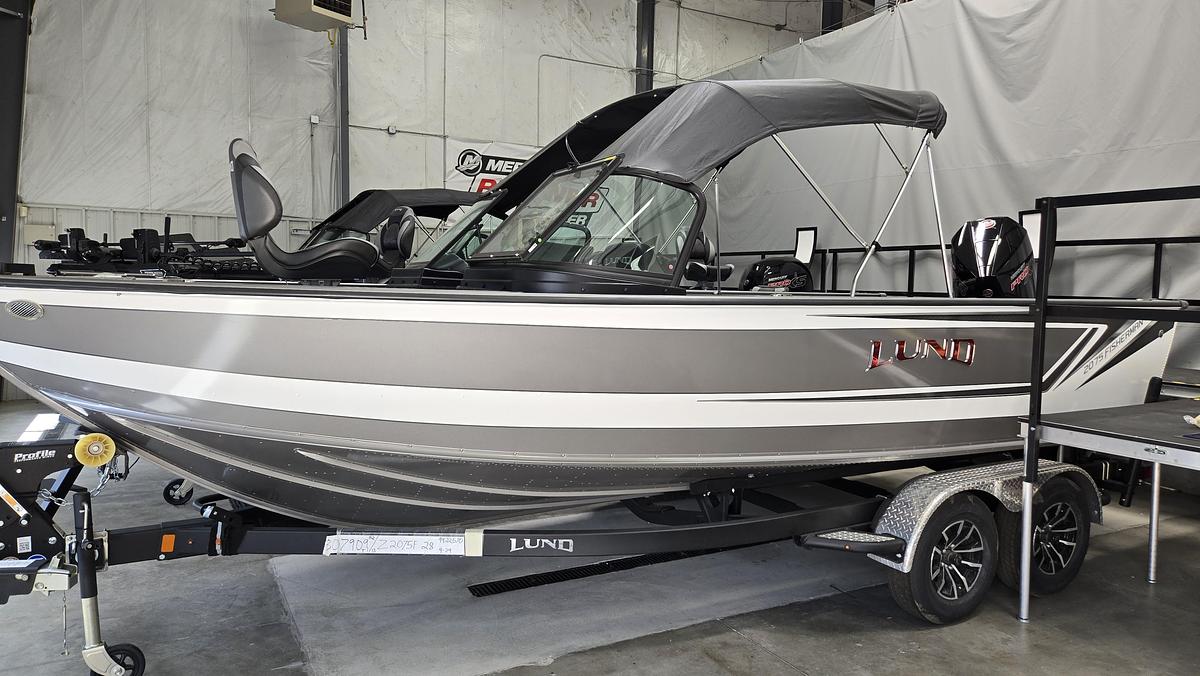 2026 Lund 2075 Fisherman