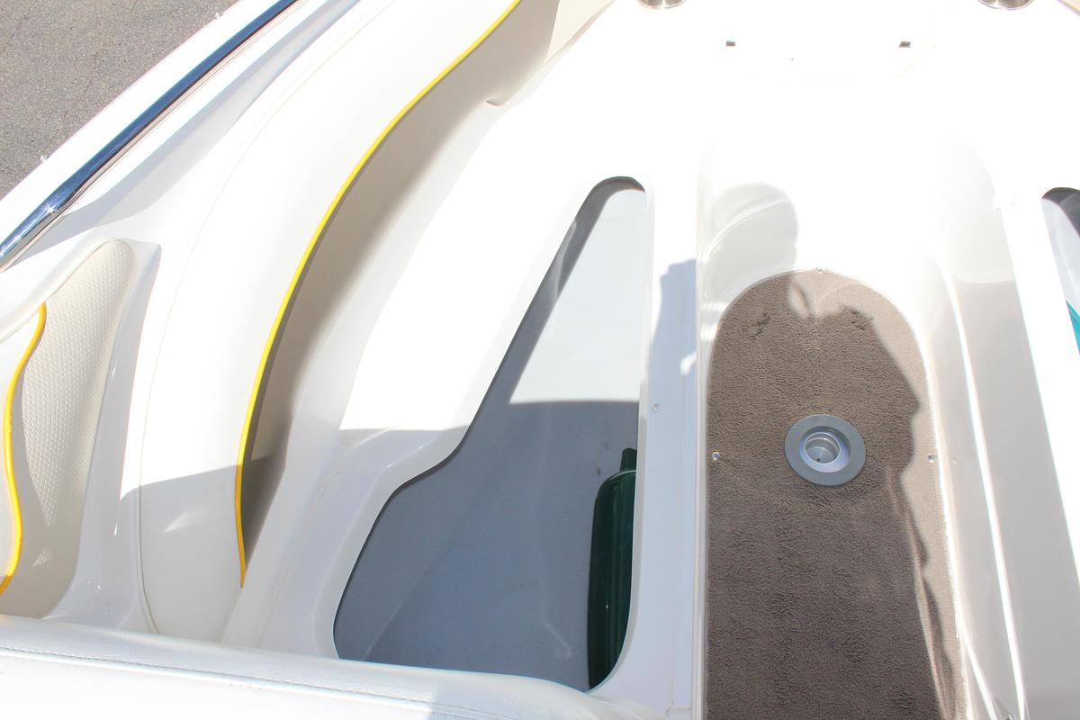 Used 2008 Rinker 246 Captiva