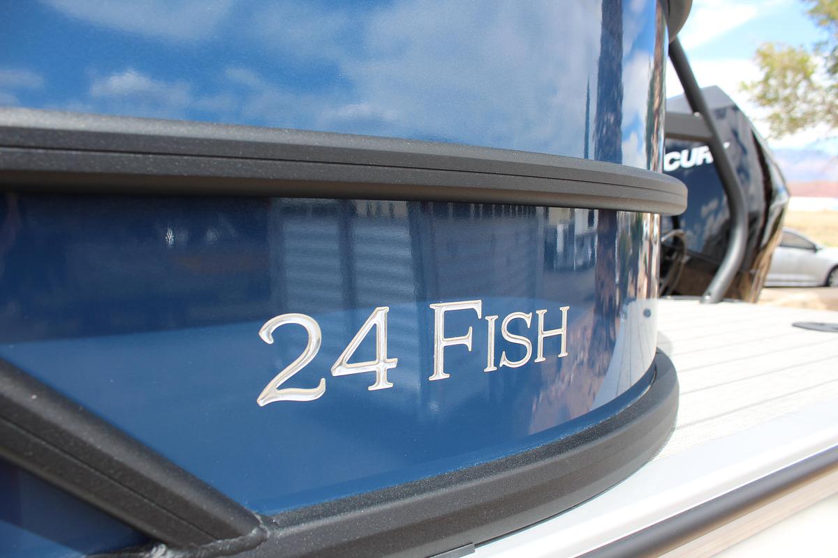 2026 Bentley Pontoons 243 Center Walk Thru Fish Tripple Toon