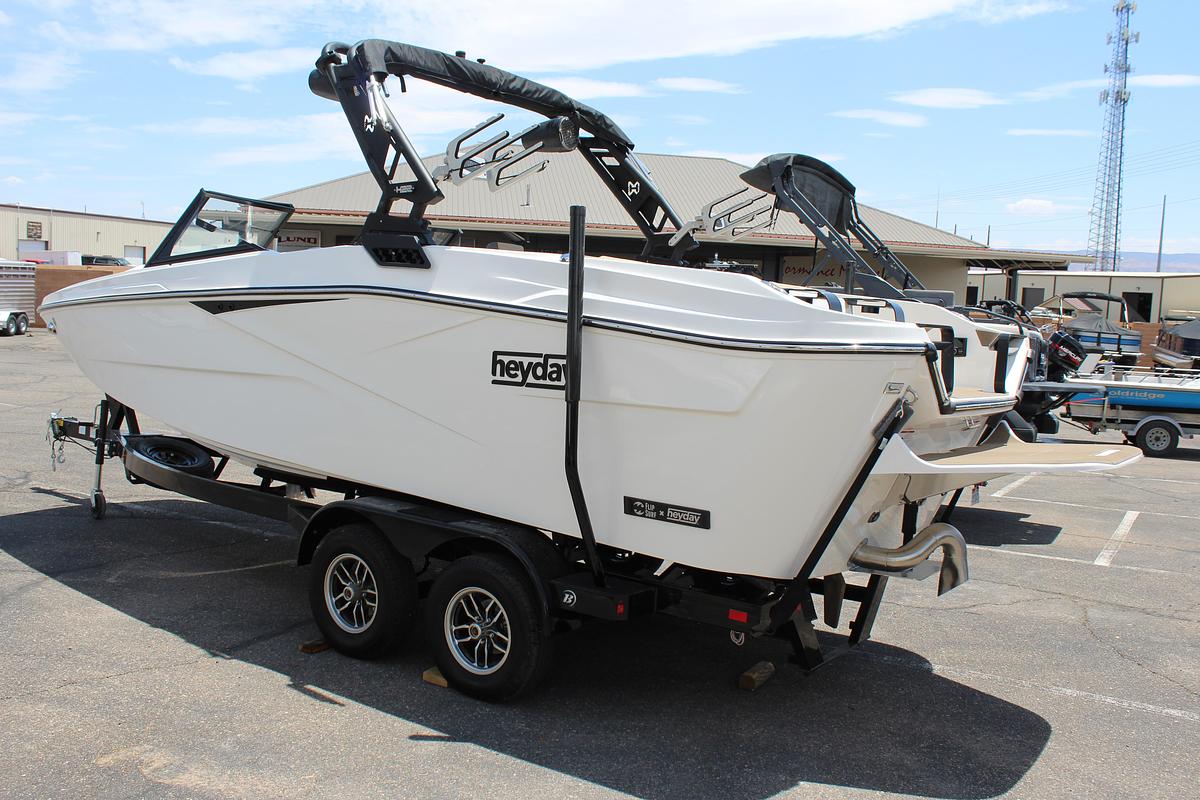 2027 Heyday Wake Boats H22