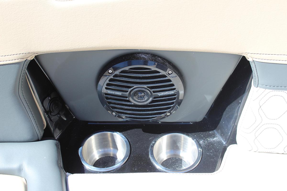 Heyday Wake Boats H22