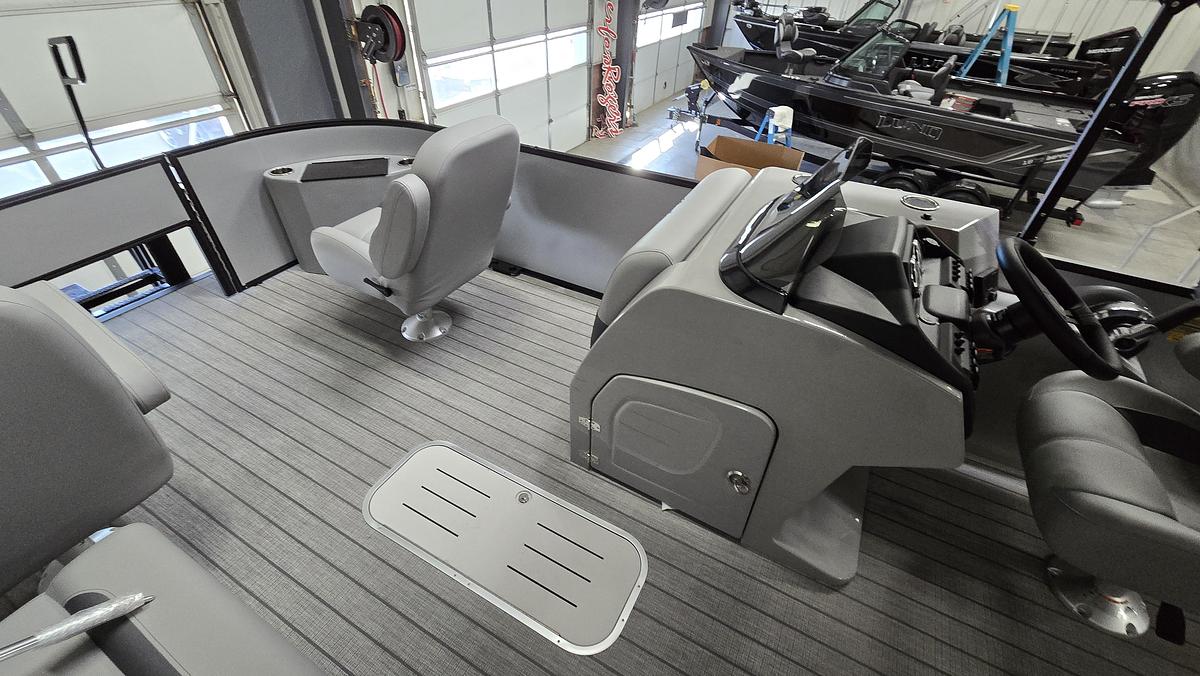 2026 Bentley Pontoons 243 Front Fish Swing Back