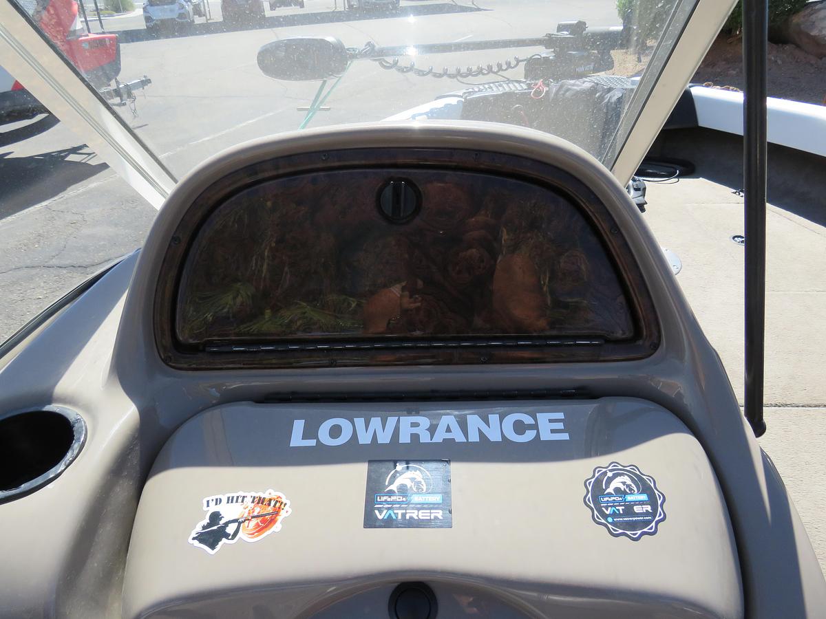 Used 2002 Tracker Tundra 18