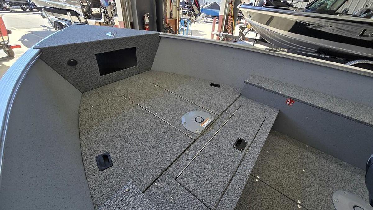 2025 Lund 1600 Fury Tiller