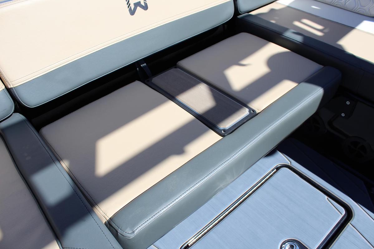 Heyday Wake Boats H22