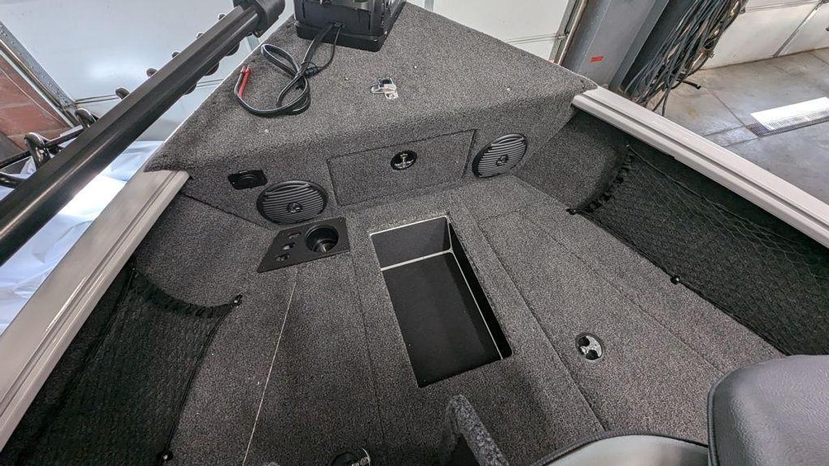 2025 Lund 1875 Impact XS Sport