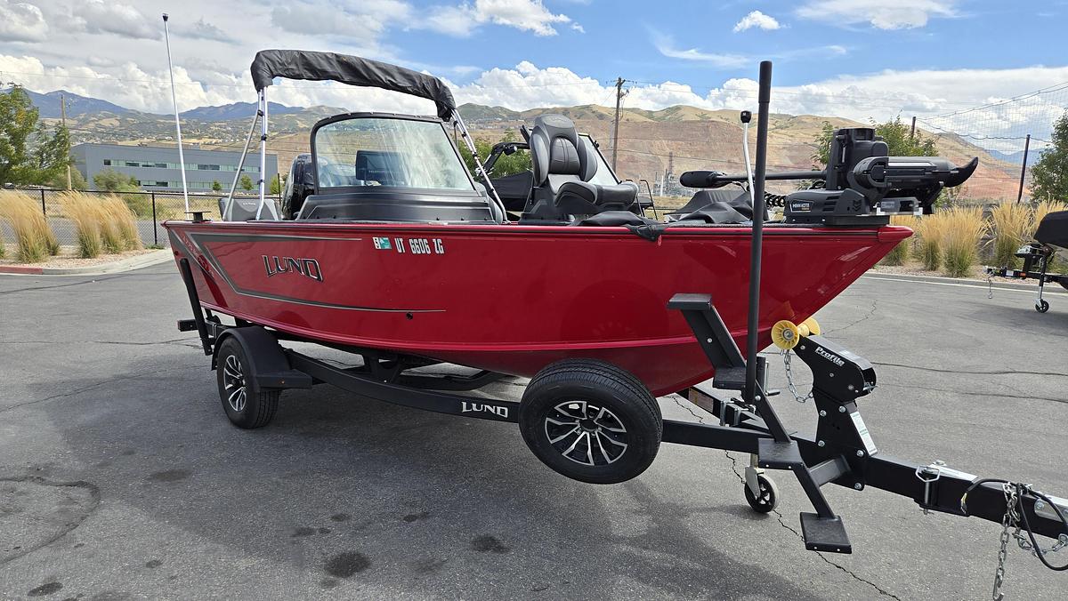 Used 2025 Lund 1775 Impact XS Sport