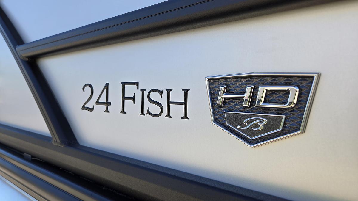 2026 Bentley Pontoons 243 Front Fish Swing Back