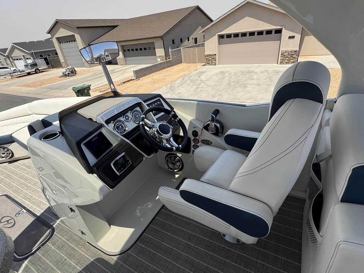 Used 2018 Harris CROWNE 250 DL