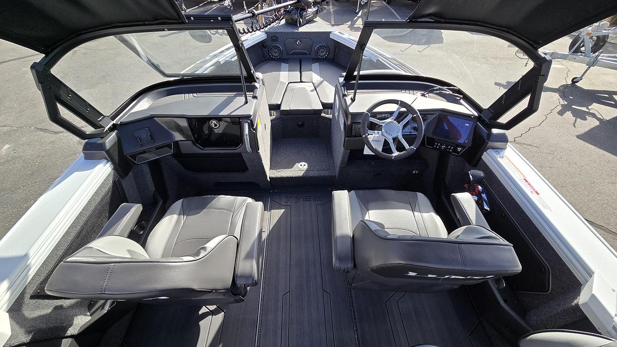 2027 Lund 1975 Tyee Sport