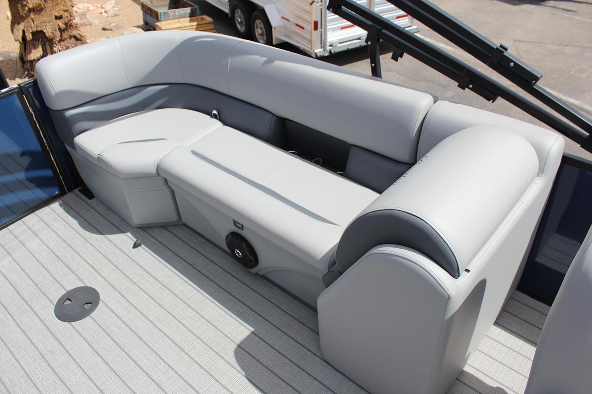 2026 Bentley Pontoons 243 Center Walk Thru Fish Tripple Toon