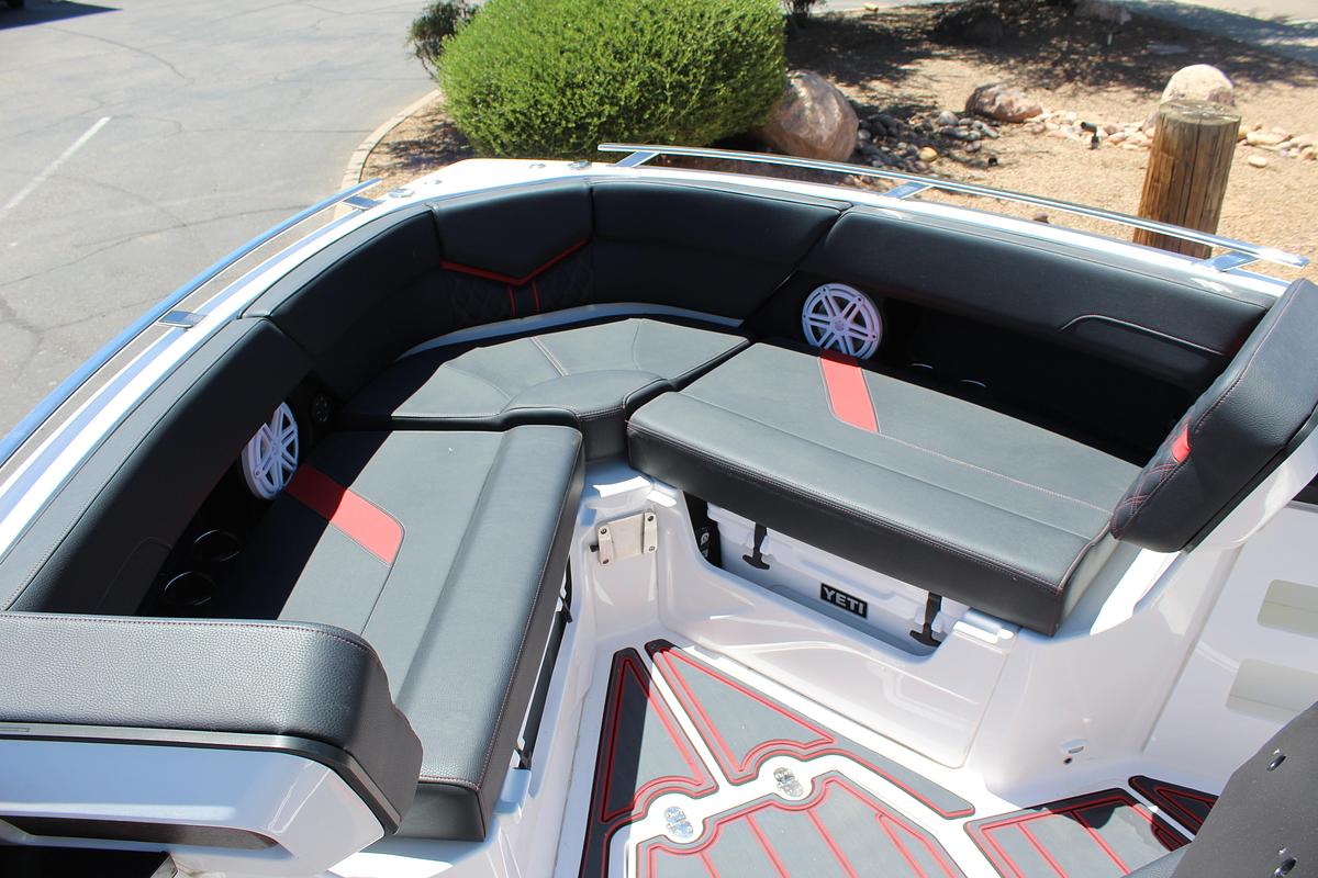 2025 Monterey Elite 30 OB