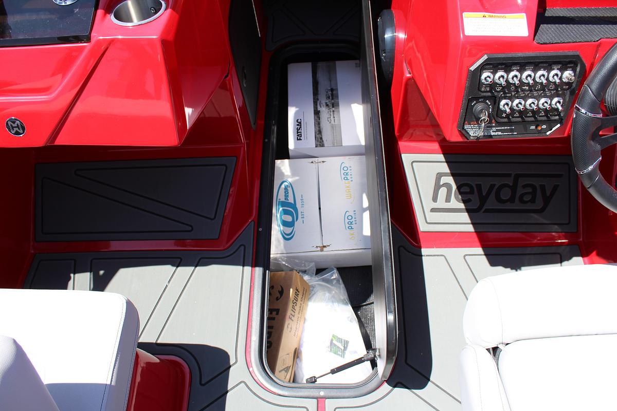 2025 Heyday Wake Boats WTSURF