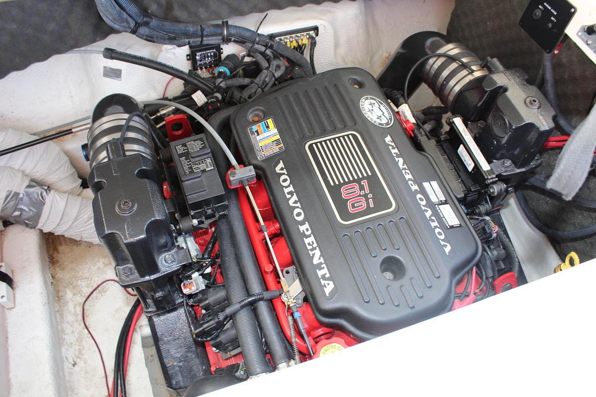 Used 2008 Rinker 246 Captiva