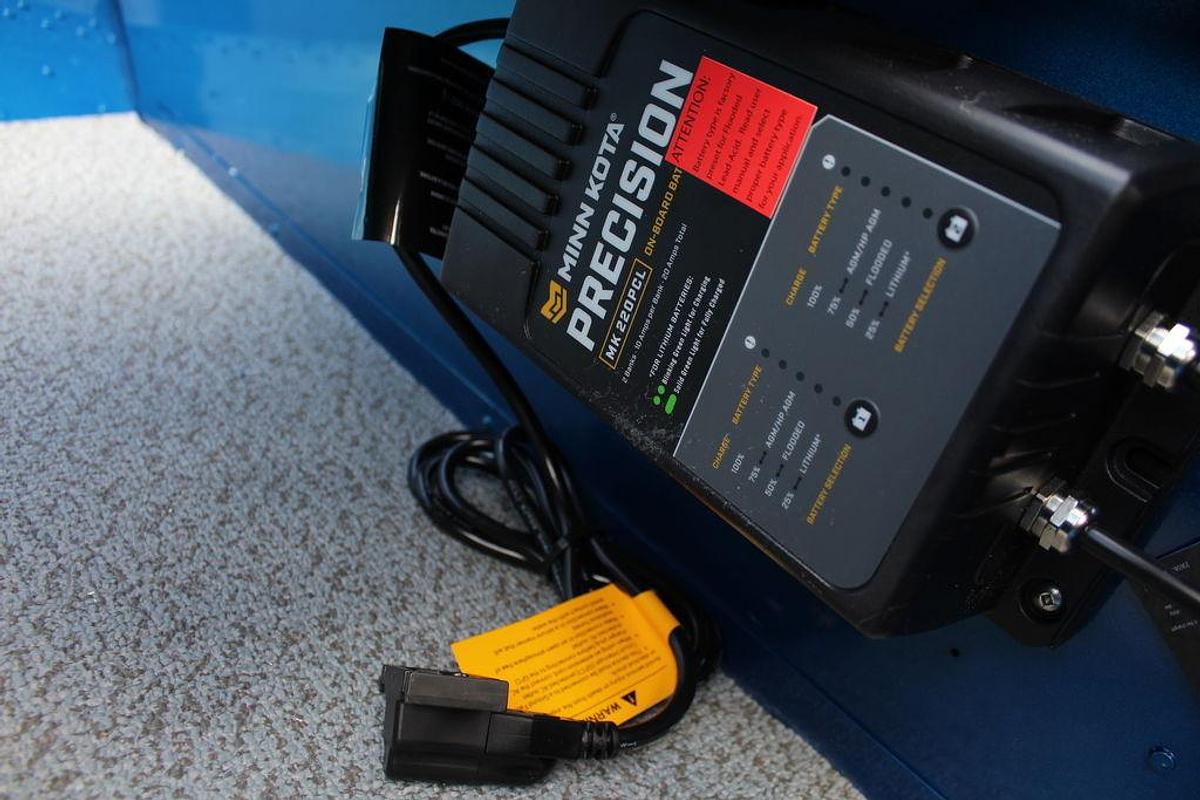 2025 Lund 1650 Angler SS