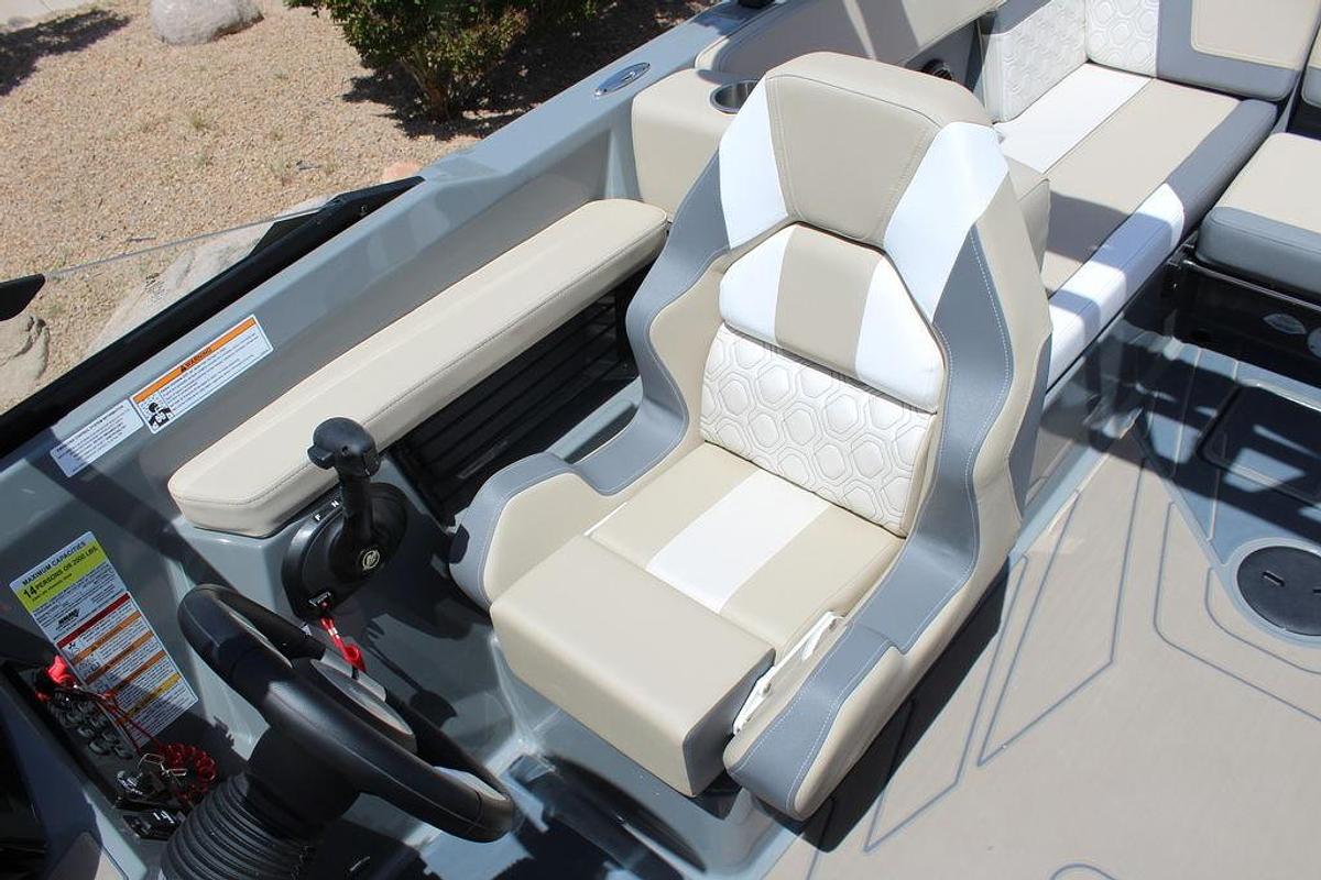 2025 Heyday Wake Boats H22