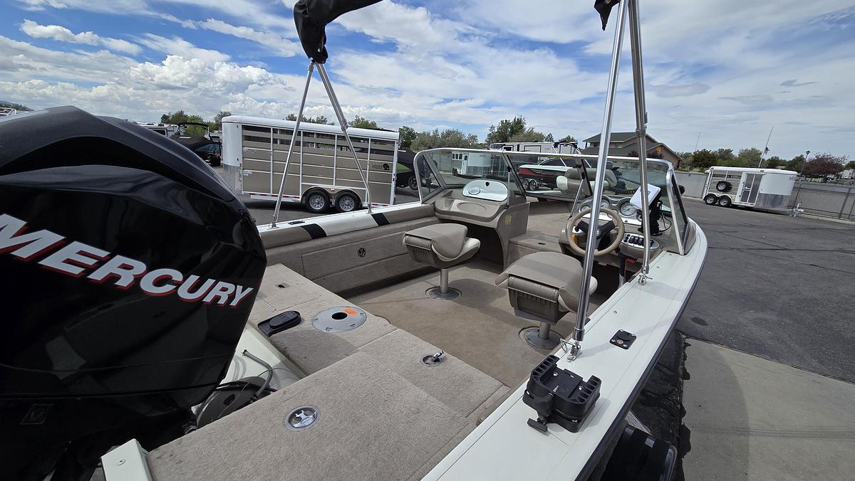 Used 2010 Smokercraft 162 Pro Mag