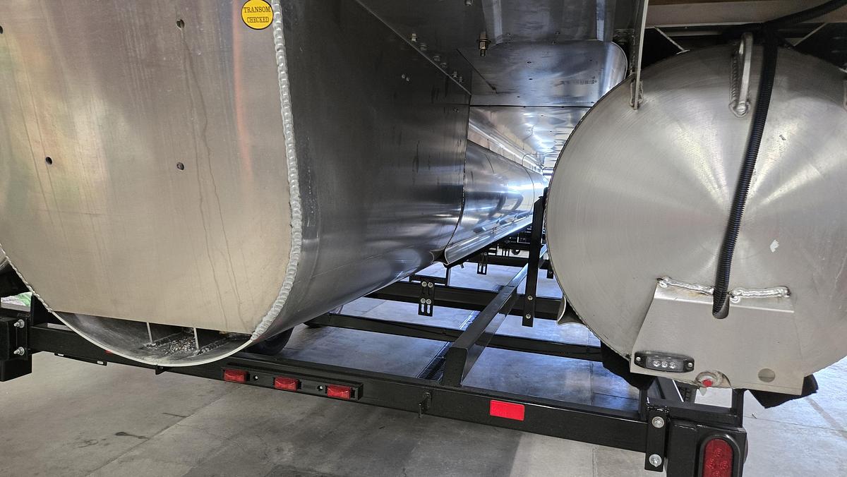 2026 Bentley Pontoons 243 Front Fish Swing Back