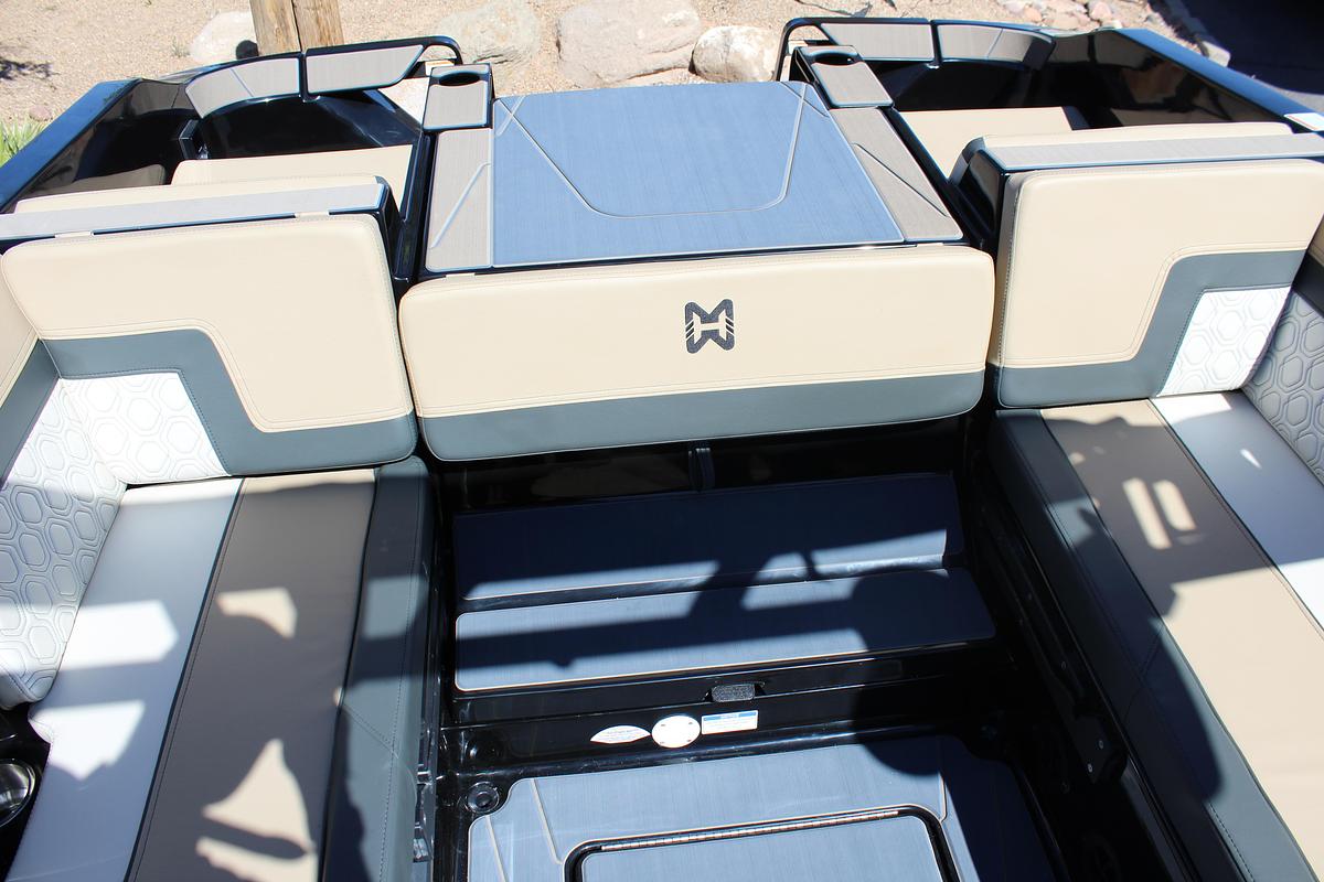 Heyday Wake Boats H22