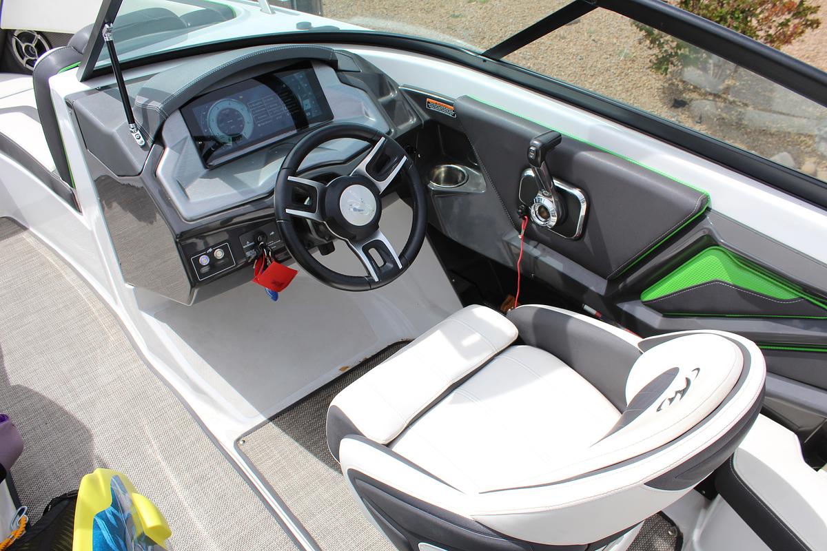 Used 2018 Monterey 218SS Surf