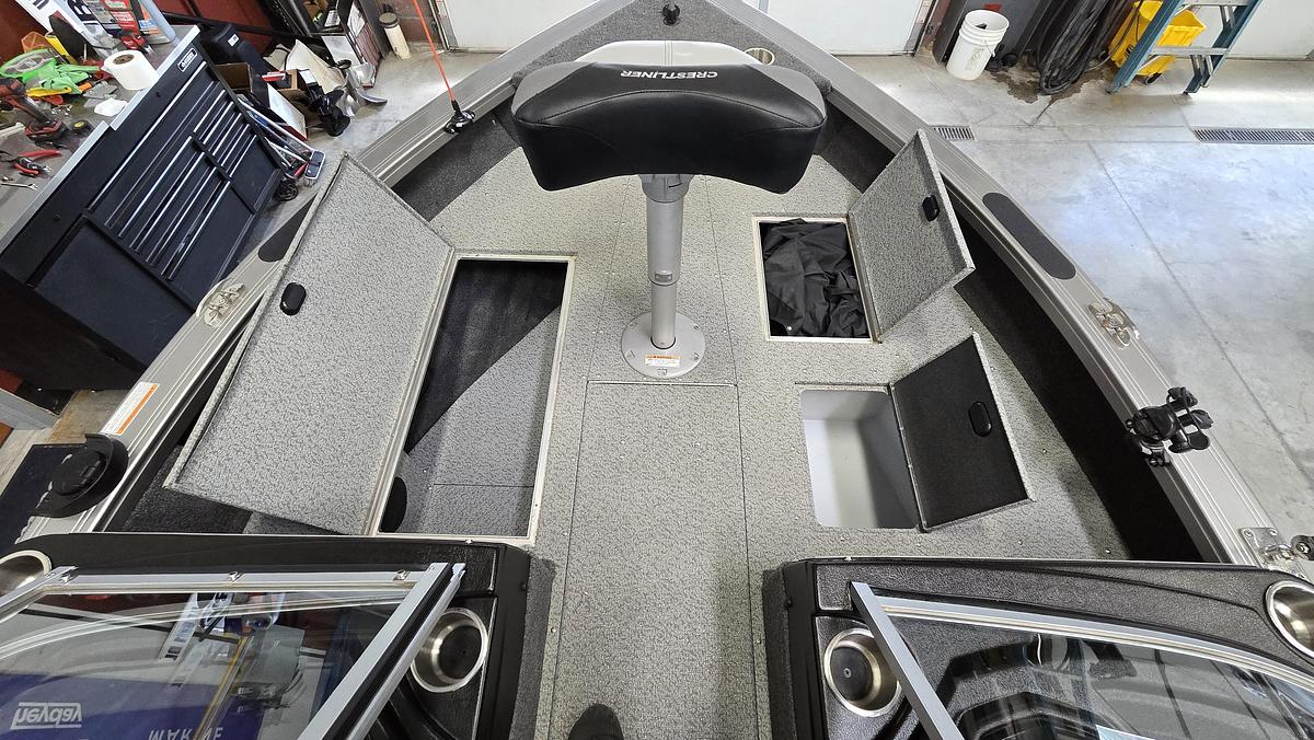Used 2023 Crestliner 1750 Fish Hawk Platinum Edition