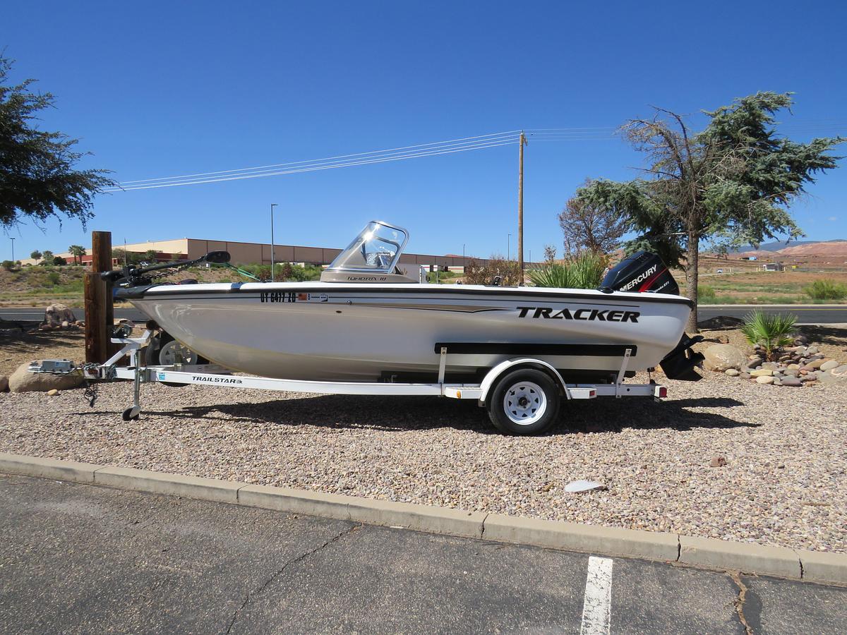 Used 2002 Tracker Tundra 18