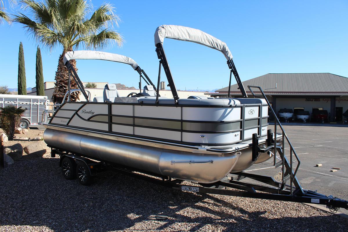 2026 Bentley Pontoons Legacy 220 Swingback